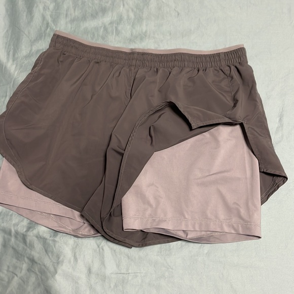 Nike Running Shorts - Picture 2 of 4